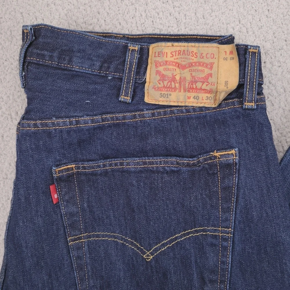 LEVIS 501 Jeans Mens Size 40x30 Classic Fit Straight Button Fly Dark Wash Denim